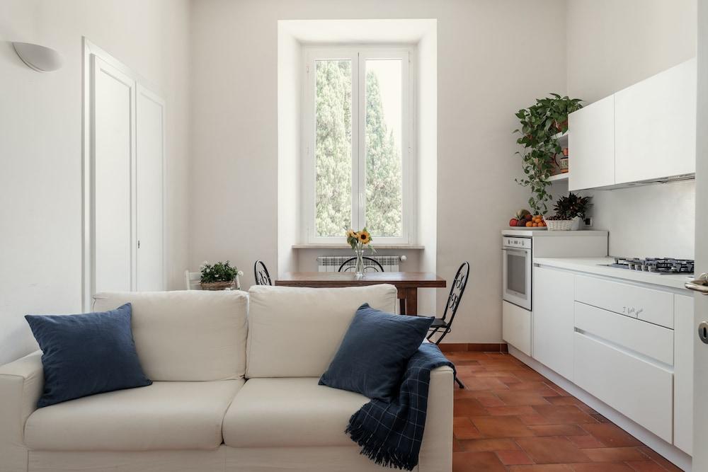 Domus Quiritum 3*